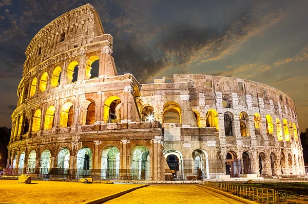 Vista Sul Colosseo Crepuscolo Nessuna Gente — Foto Stock