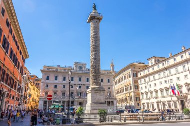Roma/İtalya, 27 Ağustos 2018: Marcus Aurelius Piazza Colonna içinde sütun