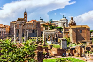 Roma Forumu kalıntıları, görüntüleme: Vesta bakireleri, Vesta Tapınağı, Temple Castor ve Pollux evi,