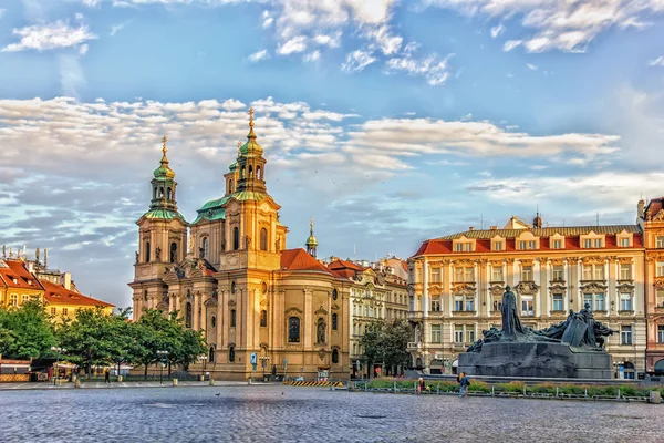 Iglesia de San Nicolás en la Ciudad Vieja de Praga — Foto de Stock