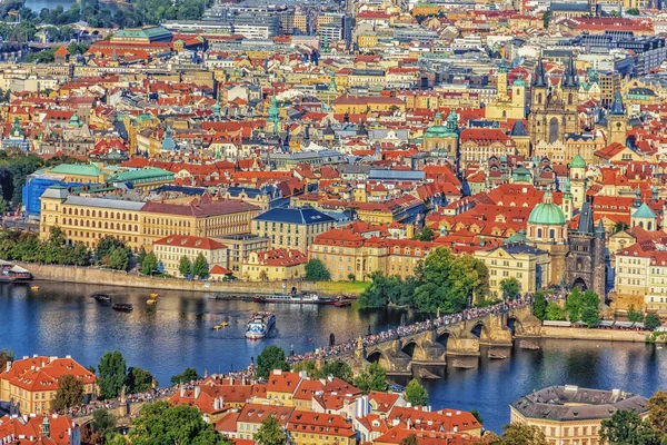 Puente de Carlos en Praga, vista aérea, República Checa — Foto de Stock