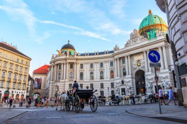 Vienna, Avusturya - 19 Ağustos, 2018: arabayı turist