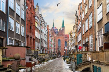 Gdansk ünlü caddesi, Mariacka sokak, görüntülemek St Mary Kilisesi, Polonya
