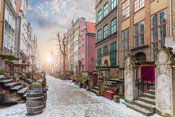 Mariacka street, una famosa antigua calle europea en Gdansk, Polonia, sin gente —  Fotos de Stock