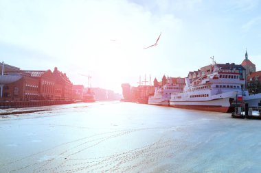 Motlawa üzerinde buz, Gdansk dolgu üzerinde göster