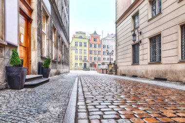 Polonya 'nın Gdansk kentindeki boş eski Avrupa caddesi