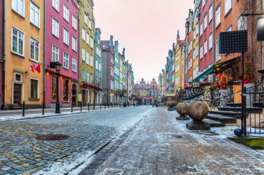 Renkli binalar Piwna sokak, Gdansk, Polonya