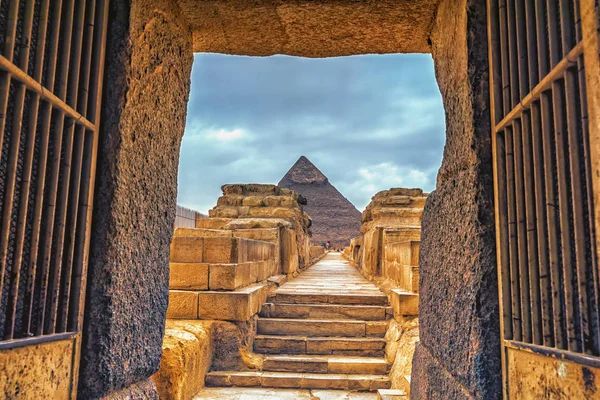 Vadi Khafre Tapınağı ve Khafre Giza, Mısır Piramidi