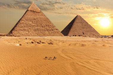 Chephren Piramidi ve Cheops Piramidi, Giza, Mısır