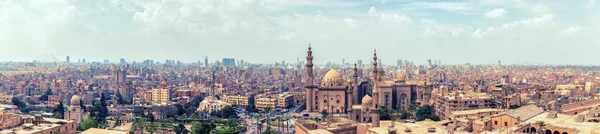 Kahire Kalesi panoraması ve şehir silueti, havadan görünüm — Stok fotoğraf