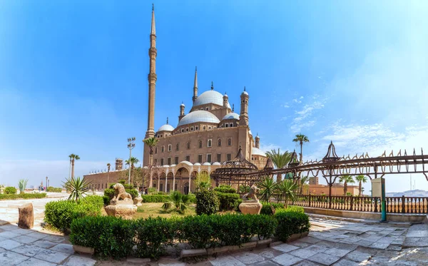 Pohled na velkou mešitu Muhammada Alí Paša v Káhiře, — Stock fotografie
