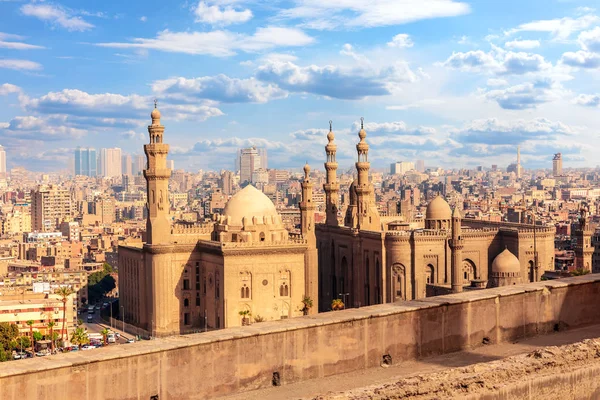 Beskåda på moskén-madrassa av Sultan Hassan, Cairo, Egypten — Stockfoto