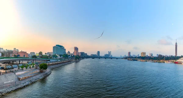 Morgen udsigt over Nilen i centrum af Cairo, Egypten - Stock-foto