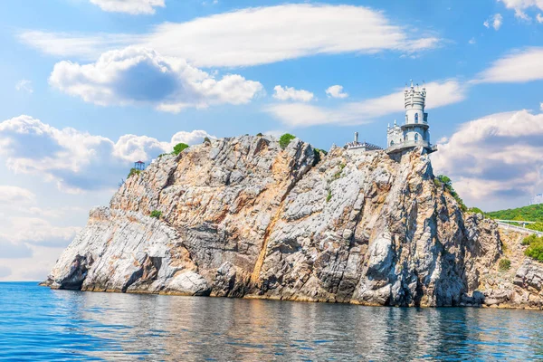 Crimean Cape and the Swallow Nest Castle, beautiful sea view — Stock Photo, Image