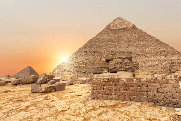 A visão da noite sobre a pirâmide de Khafre no Egito — Fotografia de Stock