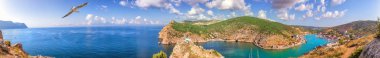 Tam görüş Balaklava Körfezi panoraması, Sivastopol, Kırım