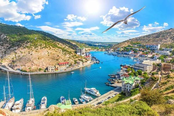 Vista deslumbrante da Baía de Balaklava em Sevastopol, Crimeia — Fotografia de Stock