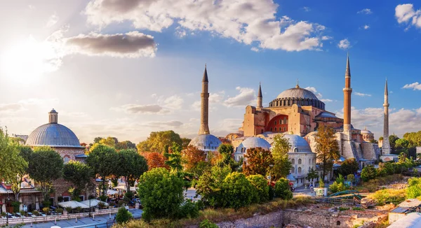 圣索菲亚大教堂的美丽全景， 伊斯坦布尔， 土耳其 — 图库照片