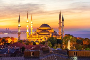 Sultan Ahmet Camii ve gün batımı renkleri, İstanbul, Türkiye
