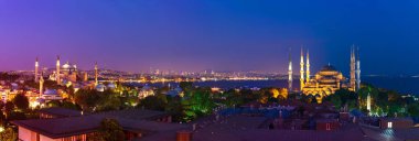 Boğazın kıyısındaki bebek mahallesi, İstanb