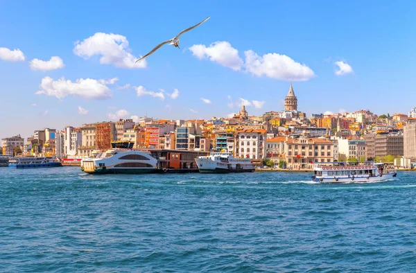 İstanbul 'un ünlü Galata Kulesi' ne sahip Karaköy ilçesi