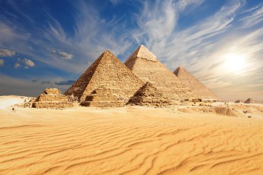 Büyük Mısır Piramitleri, muhteşem çöl manzarası, Giza
