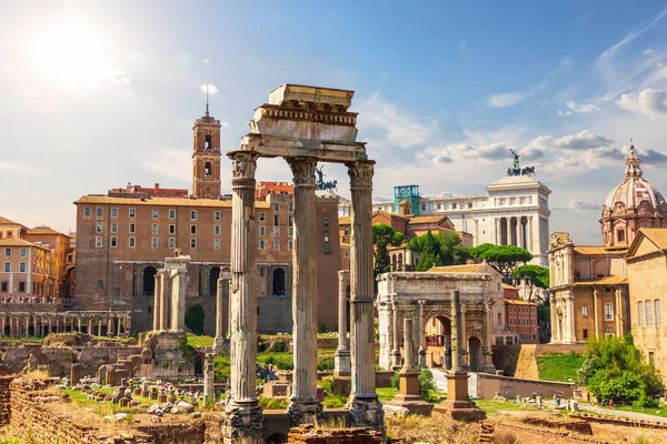 Ο Ναός του Κάστορα και του Πολυδεύκη στο Ρωμαϊκό Φόρουμ, Ρώμη, Ιταλία — Φωτογραφία Αρχείου