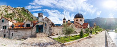 St. Nicholas Kilisesi, Kotor, güneşli manzara, Karadağ
