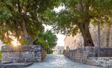 Budva Kalesi, giriş manzarası, Karadağ, gün doğumu manzarası