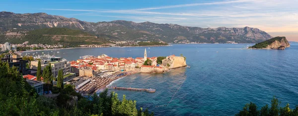 Budva panorama aéreo, vista sobre a Cidade Velha, Montenegro — Fotografia de Stock