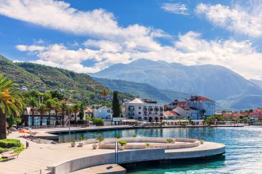 Tivat 'ta Porto Karadağ marinası, yaz manzarası