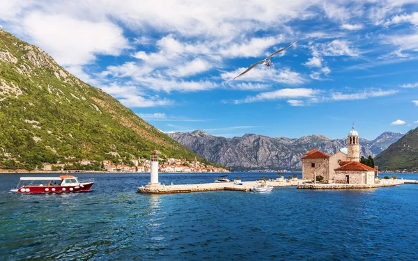 Kościół Matki Bożej Kamiennej Nad Morzem Adriatyckim Zatoka Kotor Koło — Zdjęcie stockowe