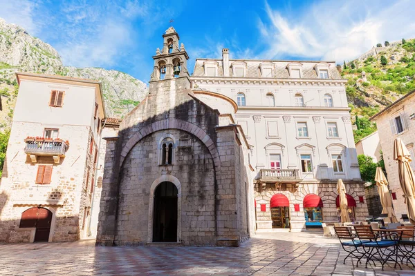 Die Kirche Sankt Michael in der Altstadt von Kotor, Montenegro — Stockfoto