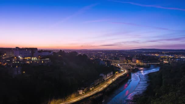 Bristol Sunrise Time Lapse Senderos Ligeros Noche Día Paisaje Urbano — Vídeo de stock