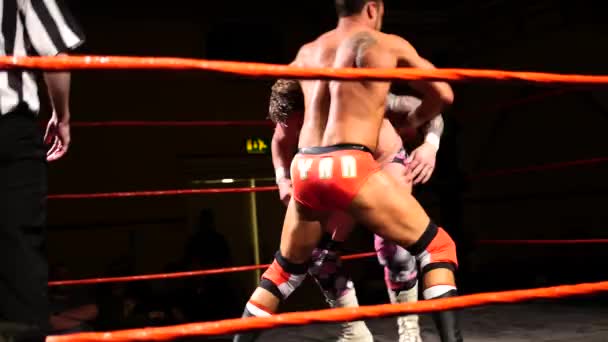 Pro Wrestling Match Wrestler Colpisce Suplex Avversario — Video Stock