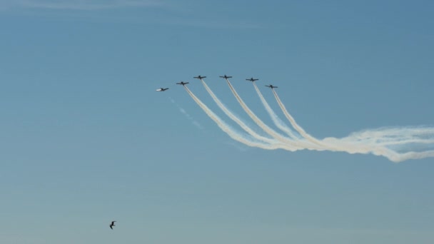 Airshow Truques Aviões Trilhas Fumaça Exibição Aerobática — Vídeo de Stock