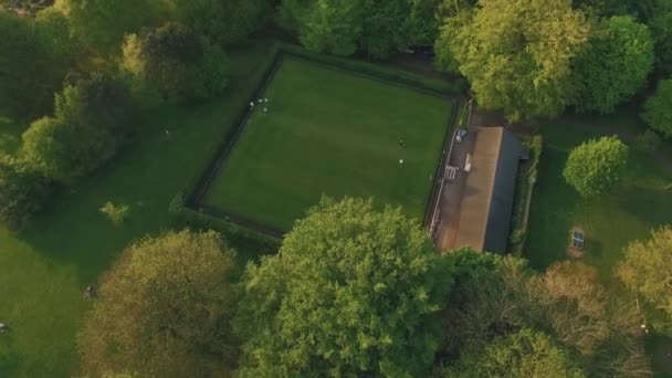 Игра Lawn Bowls Парке След Беспилотника — стоковое видео