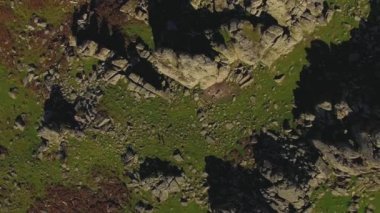 Tazı Tor, Dartmoor Milli Parkı granit kaya oluşumları, hava uçak görüntüleri