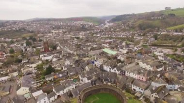 14. yüzyıl İngiliz kale kalıntıları, hava uçak görüntüleri, Totnes Castle, Devon İngiltere'de