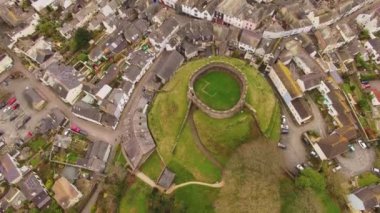 14. yüzyıl İngiliz kale kalıntıları, hava uçak görüntüleri, Totnes Castle, Devon İngiltere'de