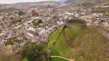 14. yüzyıl İngiliz kale kalıntıları, hava uçak görüntüleri, Totnes Castle, Devon İngiltere'de