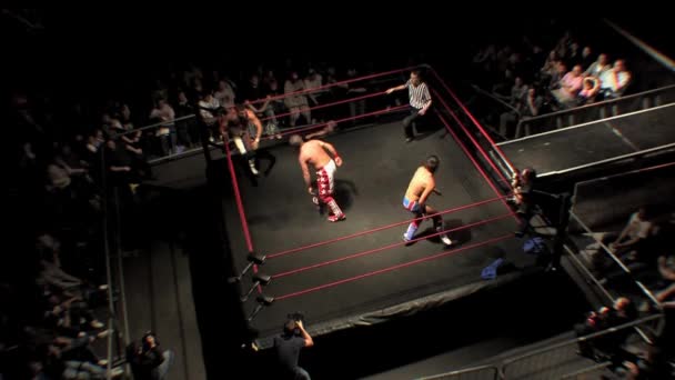Pro Wrestling Tag Match Secuencia Aerial Shot — Vídeo de stock