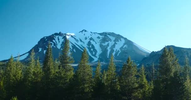 白雪皑皑山时间的推移 白天到黑夜 拉森峰 加利福尼亚州 — 图库视频影像
