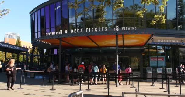 Space Needle Seattle Les Touristes Achètent Des Billets — Video