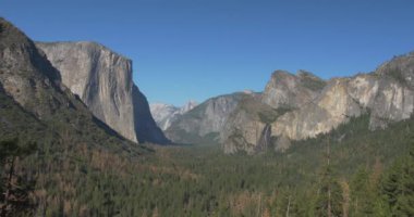 'Görünümü Tünel' Yosemite, El Capitan ve yarım kubbe dağlar, California görünümü 
