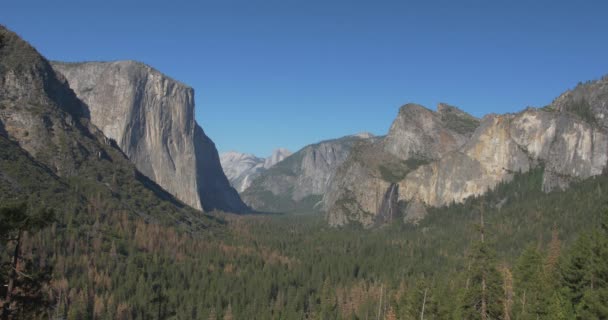 Σήραγγα Προβολή Yosemite Άποψη Της Capitan Μισό Dome Βουνά Καλιφόρνια — Αρχείο Βίντεο