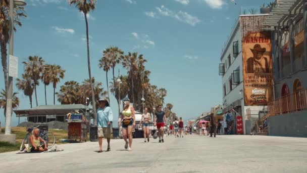 Βενετία Beach Boardwalk Ανθρώπους Που Περπατούν Αργή Κίνηση — Αρχείο Βίντεο