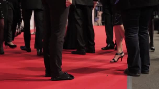 名人走在红地毯上 关闭的脚 — 图库视频影像