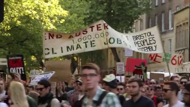 Protest Skandera Mot Konservativa Regeringen Nedskärningar Nhs Sjukvård Bristol 2015 — Stockvideo