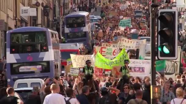 Police Horseback Lead Thousands Marching Austerity Protests 2015 Bristol — Stock Video